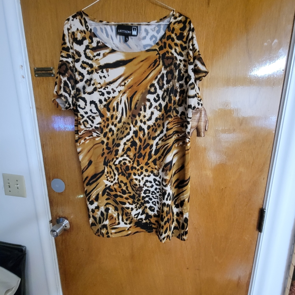 Women's plus size top